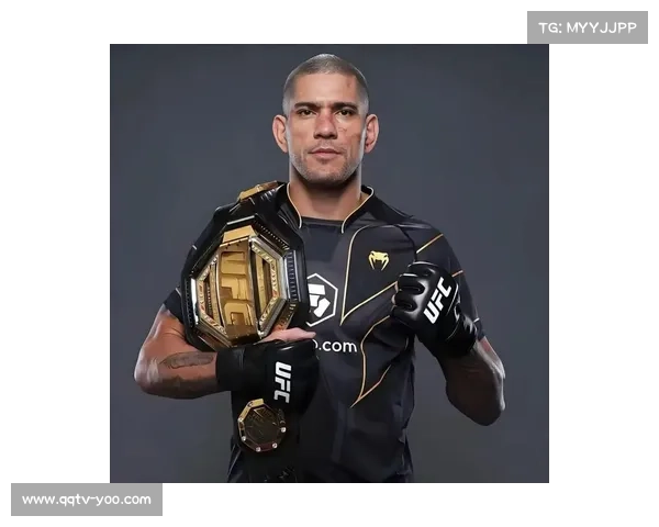 亚历克斯·佩雷拉站立打击威力依旧恐怖，被称“石拳”